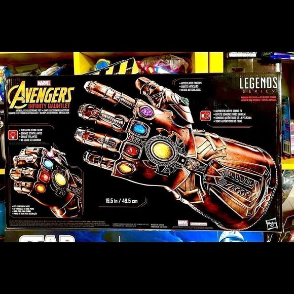 Marvel Avengers Legends Gear INFINITY GAUNTLET Articulated ELECTRONIC FIST NIB - Picture 1 of 13